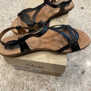 Clark’s sandals size 9M